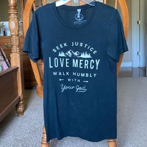 black shirt sleeve tee!